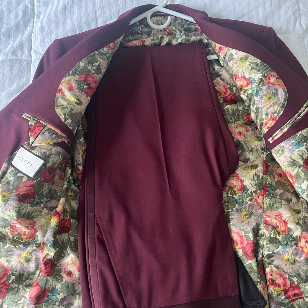 Men’s Gucci Suit  - Floral Burgundy